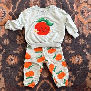 Old navy sweatshirt and pants set sz 6-12 months